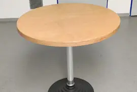 Tisch, Esstisch, Besprechungstische mit Schichtholzplatte, Usado, € 60.00