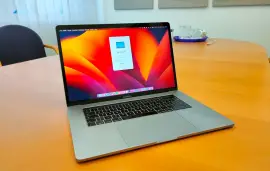 Apple MacBook Pro 15,4